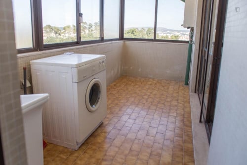 Delightful double bedroom close to Universidade Lusíada Porto - Gallery - 16
