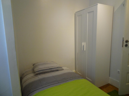 Cosy single bedroom near Jardim Zoológico metro station  - Gallery -  3