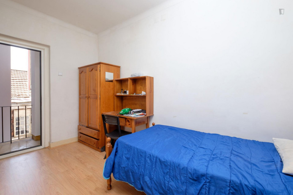 Good looking single bedroom in proximity of Universidade de Coimbra