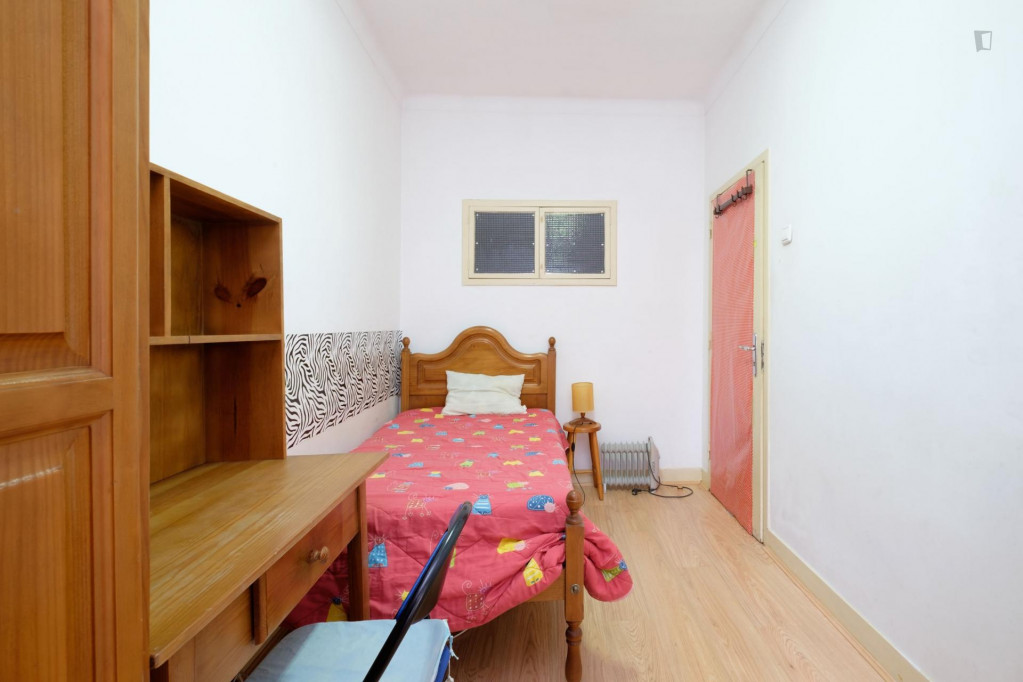 Cool single bedroom close to Universidade de Coimbra
