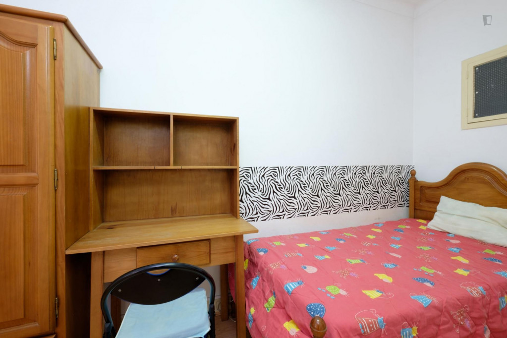 Cool single bedroom close to Universidade de Coimbra