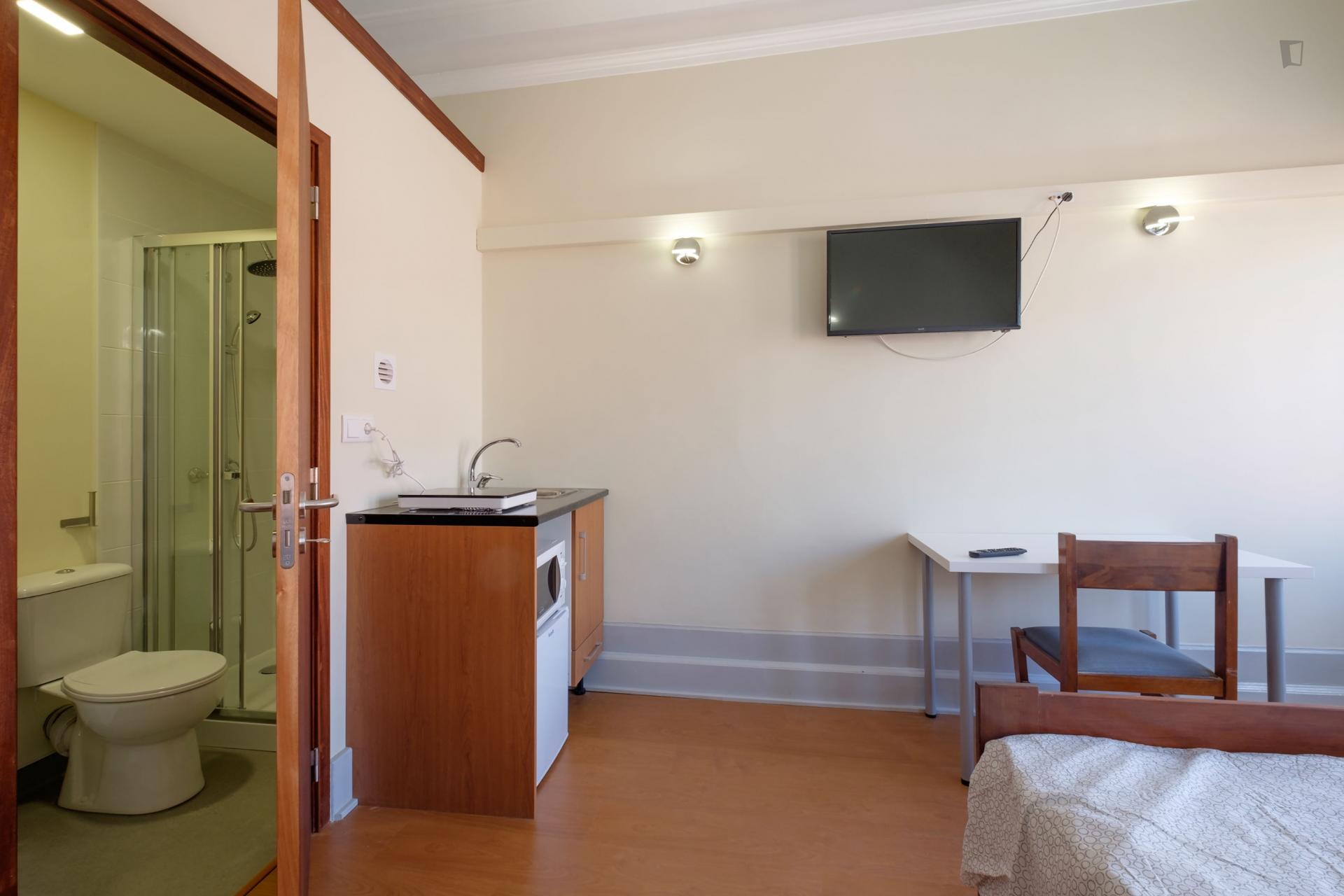 STUDIO U - Bright studio close to Universidade de Coimbra