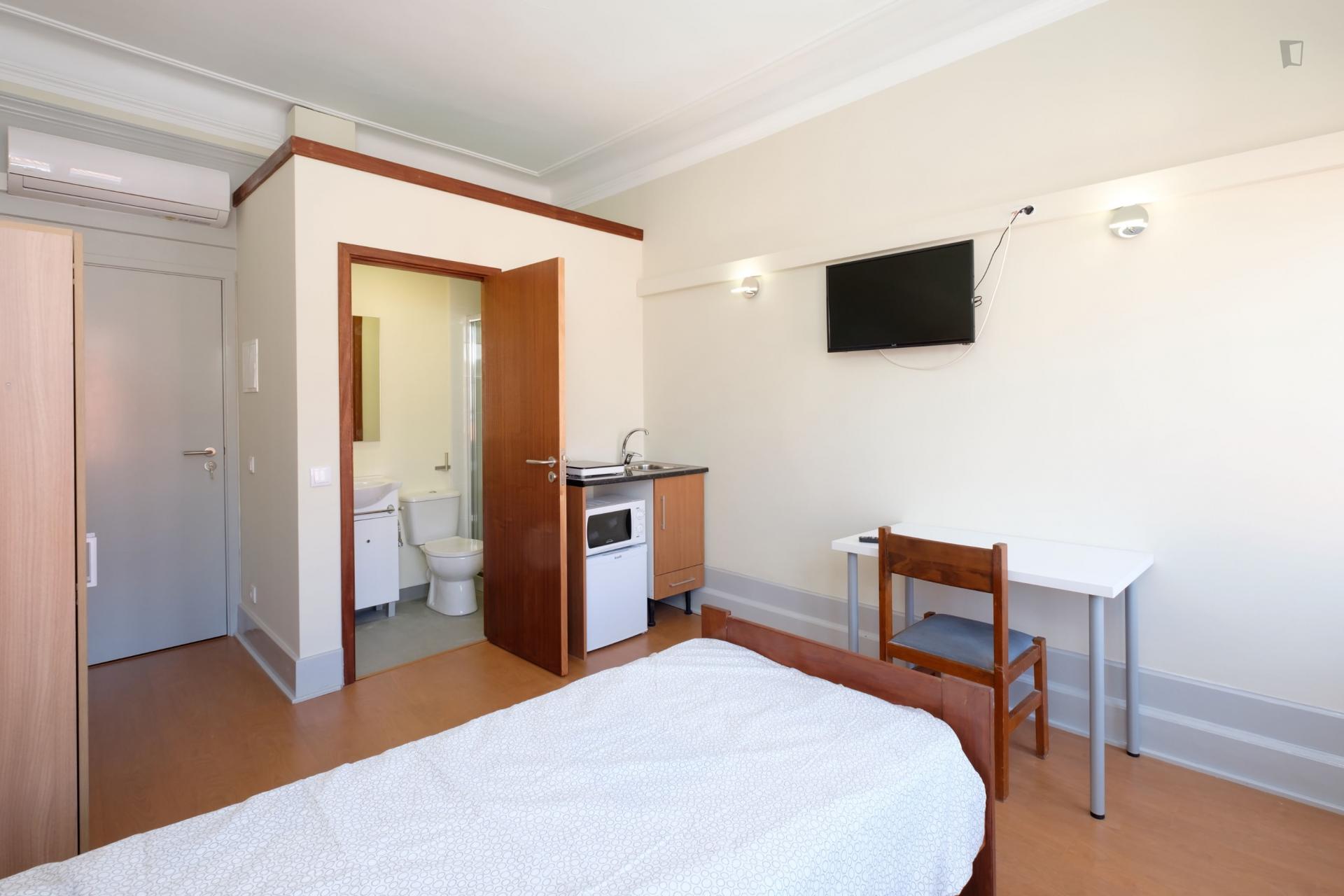 STUDIO U - Bright studio close to Universidade de Coimbra