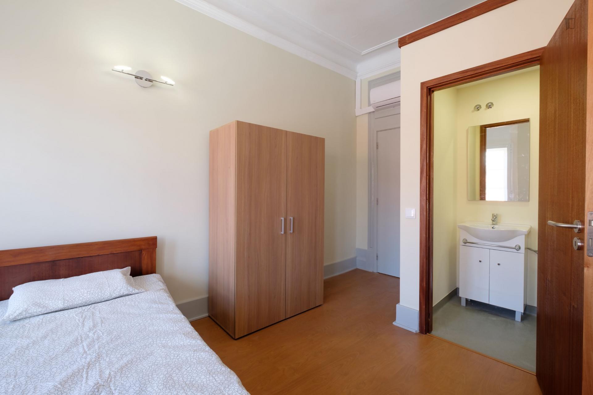 STUDIO U - Bright studio close to Universidade de Coimbra