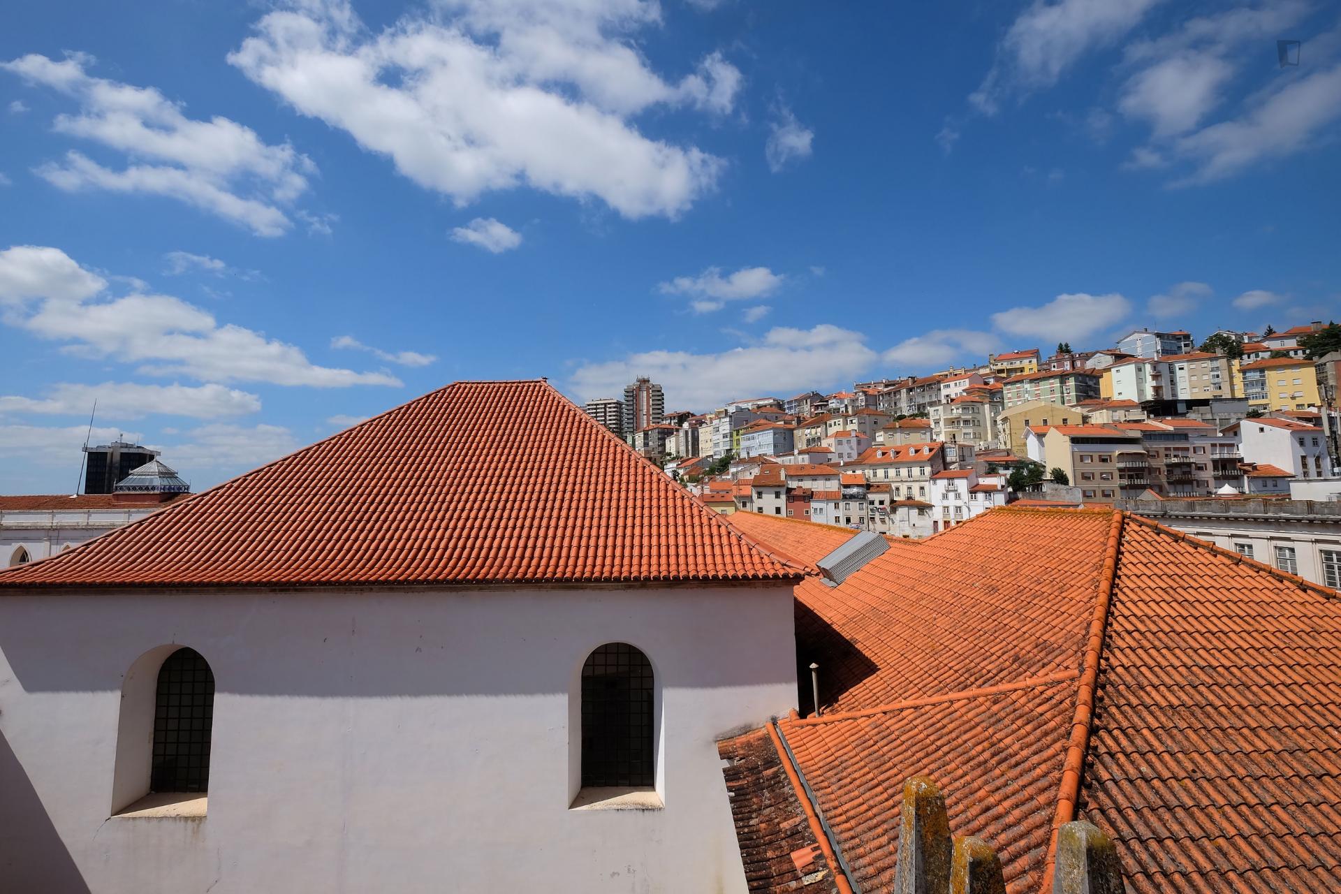 STUDIO U - Bright studio close to Universidade de Coimbra