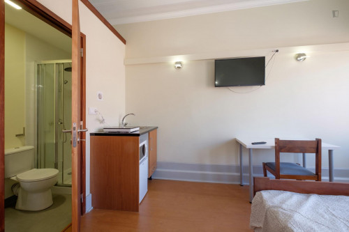 STUDIO U - Bright studio close to Universidade de Coimbra  - Gallery -  3