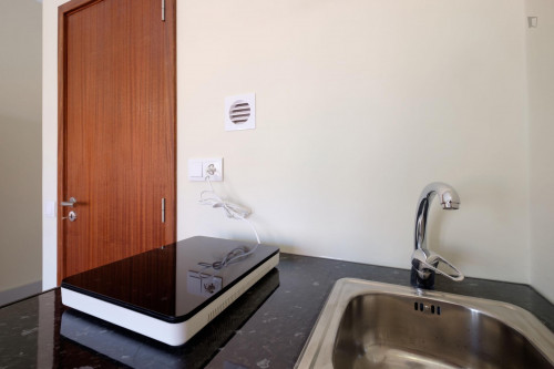 STUDIO U - Bright studio close to Universidade de Coimbra  - Gallery -  4