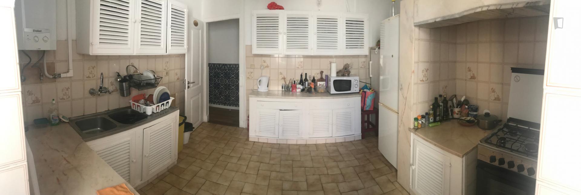 Interesting double bedroom in Santos