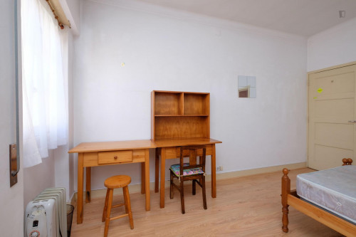 Homely single bedroom in Baixa  - Gallery -  3