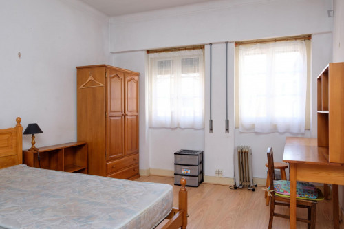 Homely single bedroom in Baixa  - Gallery -  1