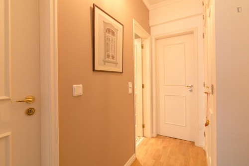 Great double bedroom with a private bathroom, close to Universidade Europeia - Gallery - 5