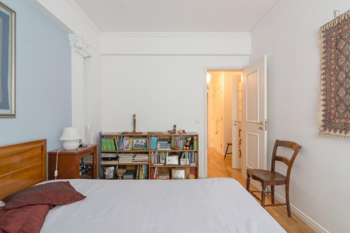 Great double bedroom with a private bathroom, close to Universidade Europeia - Gallery - 2