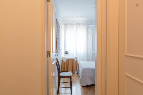 Great double bedroom with a private bathroom, close to Universidade Europeia - Gallery - 4