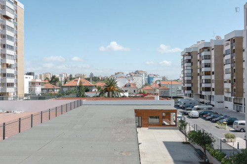 Great double bedroom with a private bathroom, close to Universidade Europeia - Gallery - 6