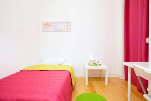Cute single bedroom close to Jardim Arco do Cego  - Gallery -  1