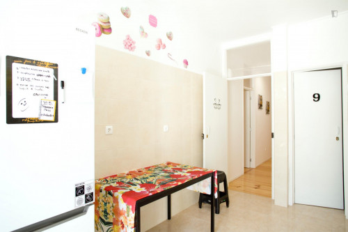 Cute single bedroom close to Jardim Arco do Cego - Gallery - 5
