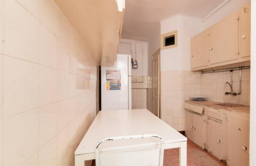 Homely single bedroom in a student flat, in Saldanha - Gallery - 8