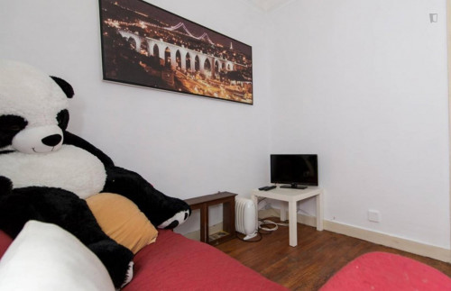 Homely single bedroom in a student flat, in Saldanha - Gallery - 12