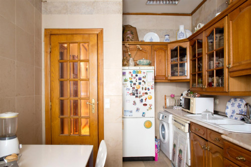 Cosy single room close to the Arroios metro - Gallery - 5