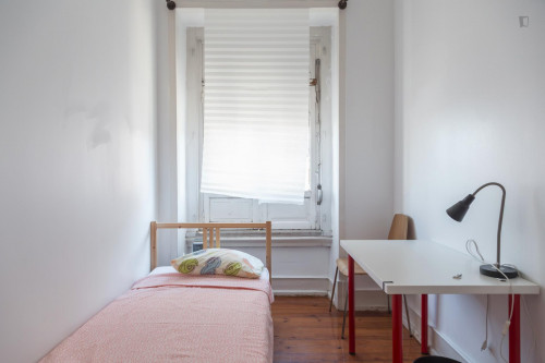 Simple single bedroom next to Alameda metro station - Gallery - 4
