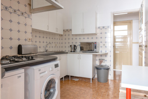 Simple single bedroom next to Alameda metro station - Gallery - 7