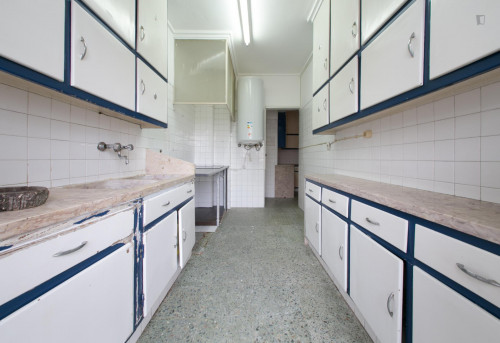 Pleasant single bedroom close to typical Jardim da Estrela - Gallery - 7