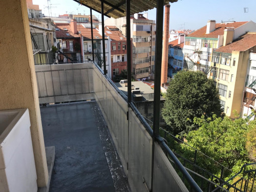 Single bedroom nº1 with balcony in a 8-bedroom apartment - Gallery - 17