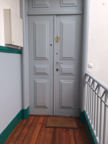 Single bedroom nº1 with balcony in a 8-bedroom apartment - Gallery - 15