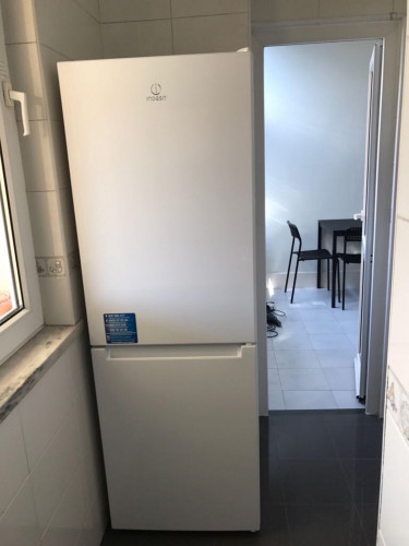 Single bedroom nº1 with balcony in a 8-bedroom apartment - Gallery - 26