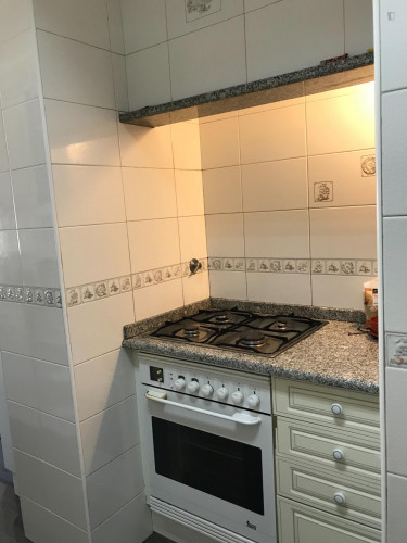 Single bedroom nº1 with balcony in a 8-bedroom apartment - Gallery - 21