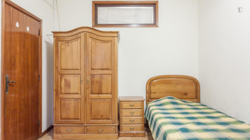 Single bedroom in 5-bedroom house with a terrace in Pedrouços - Gallery - 17