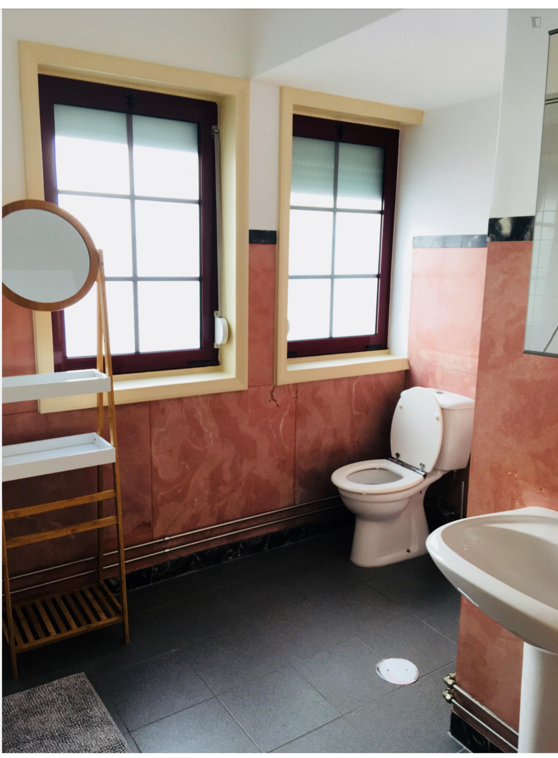 Bright double room in flat with terrace in city centre