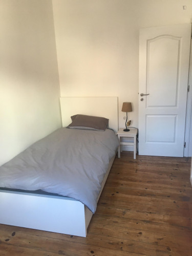 Modern Single Bedroom Close To Pontinha Metro - 1