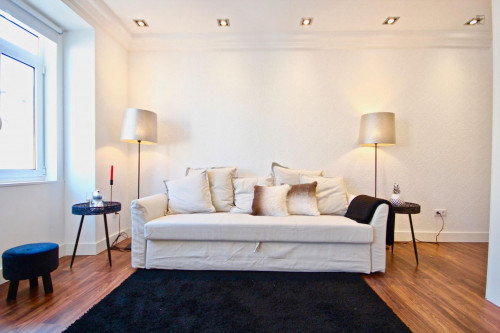 Modern and elegant apartment in Santa Apolónia - Gallery - 15
