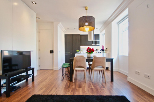 Modern and elegant apartment in Santa Apolónia - Gallery - 13