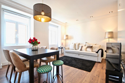 Modern and elegant apartment in Santa Apolónia - Gallery - 16