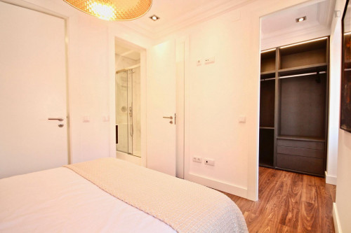 Modern and elegant apartment in Santa Apolónia - Gallery - 5