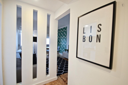 Spacious 2-Bedroom Apartment in Campolide - Gallery - 5