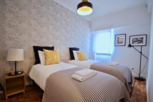Spacious 2-Bedroom Apartment in Campolide - Gallery - 10