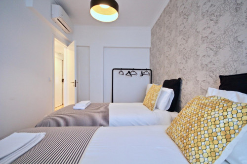Spacious 2-Bedroom Apartment in Campolide - Gallery - 8