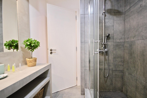 Spacious 2-Bedroom Apartment in Campolide - Gallery - 11