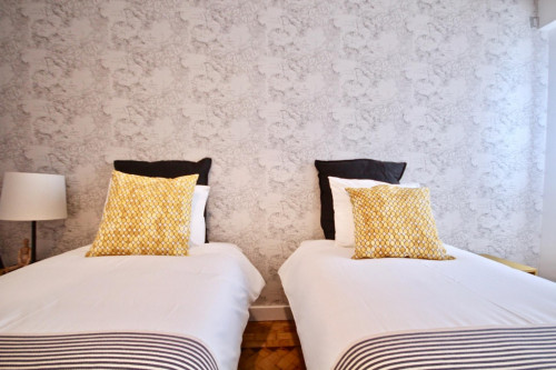 Spacious 2-Bedroom Apartment in Campolide - Gallery - 9