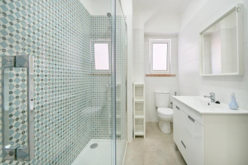 Twin bedroom near Entrecampos train station - Gallery - 9