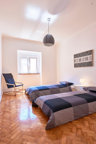 Twin bedroom near Entrecampos train station - Gallery - 25