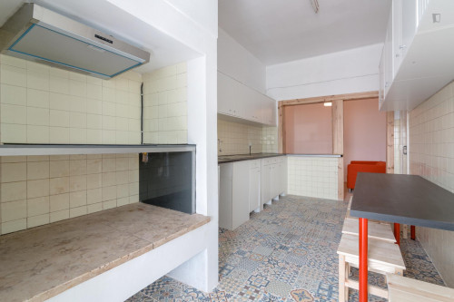 Snug double bedroom near Arroios metro station - Gallery - 6