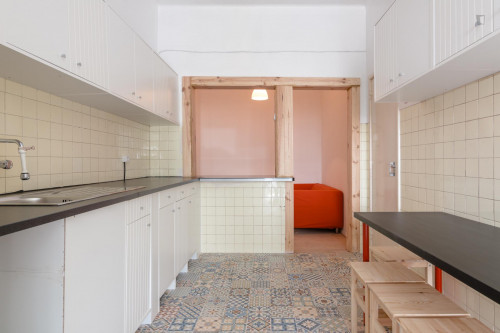 Snug double bedroom near Arroios metro station - Gallery - 5