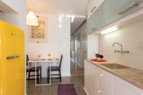 Fresh 2 bedroom apartment close ISEG