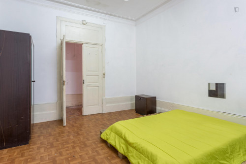 Large double bedroom near São Bento  - Gallery -  3
