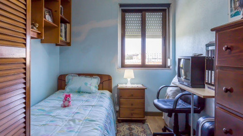 Single bedroom in a 3-bedroom flat near Porto Business School  - Gallery -  3