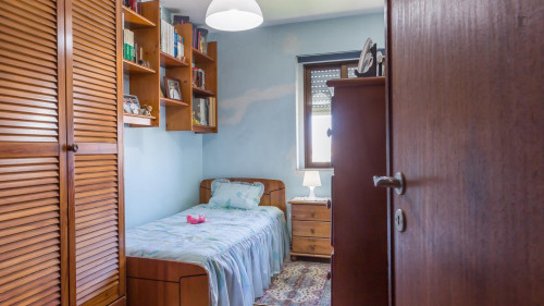 Single bedroom in a 3-bedroom flat near Porto Business School  - Gallery -  1